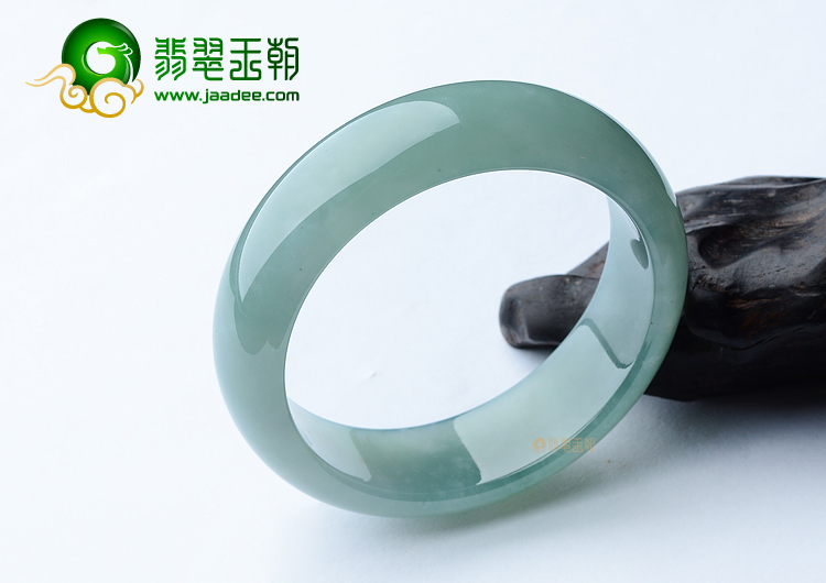 (超值推荐)糯冰种油青手镯（58.5mm）