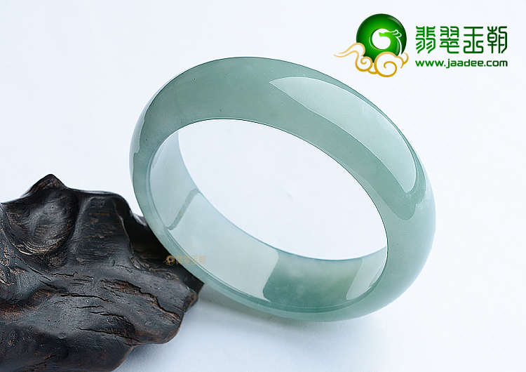 (超值推荐)糯冰种油青手镯（58.5mm）
