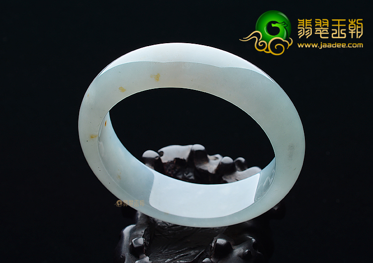 (超值推荐)糯冰种晴水略飘黄翡手镯（58.5mm）