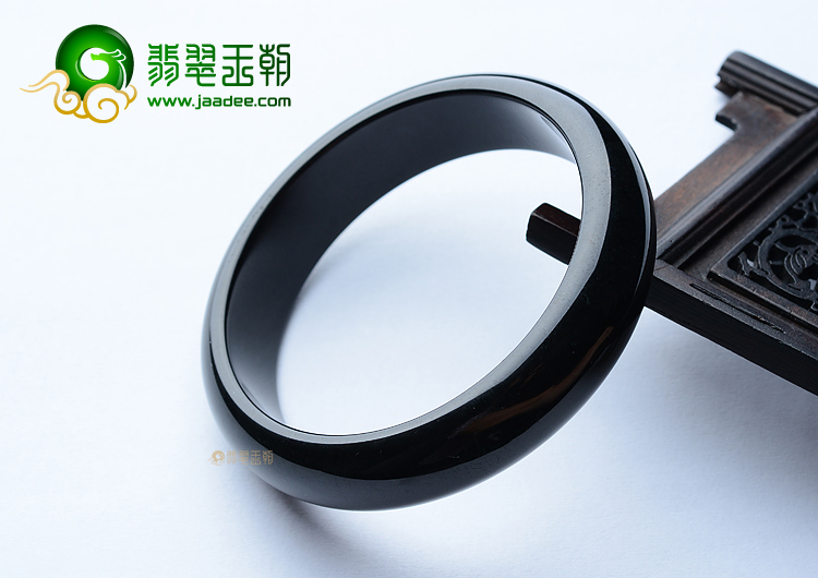 (超值推荐)细糯种墨翠手镯（56.5mm）