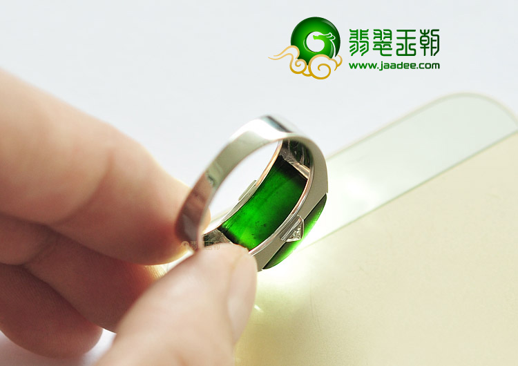 冰玻种墨翠镶白金钻石戒指(一对)