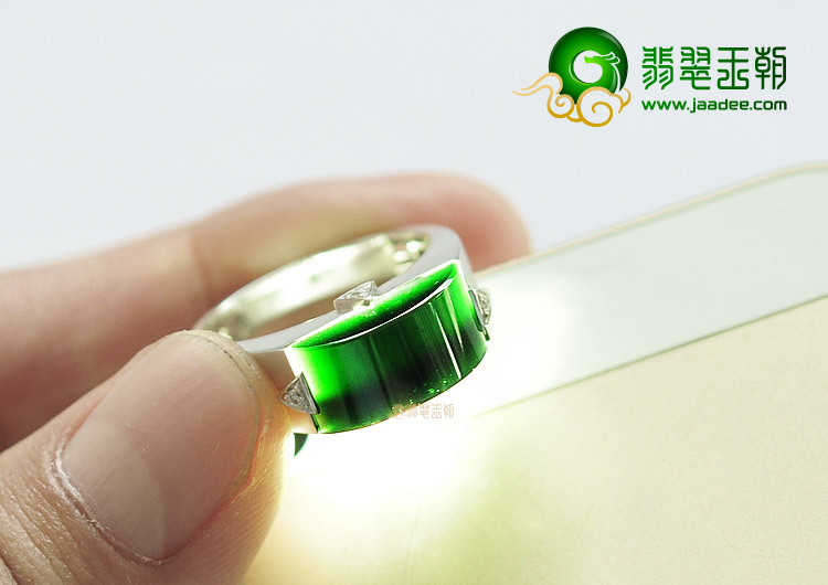冰玻种墨翠镶白金钻石戒指(一对)