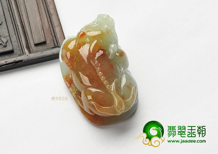 糯冰种褐黄翡貔貅挂件