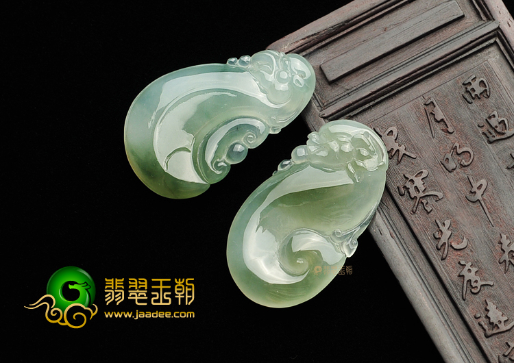 冰种晴水带褐黄翡仿古龙凤牌挂件(一对)