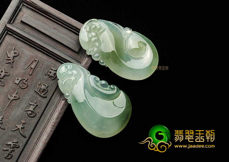 冰种晴水带褐黄翡仿古龙凤牌挂件(一对)