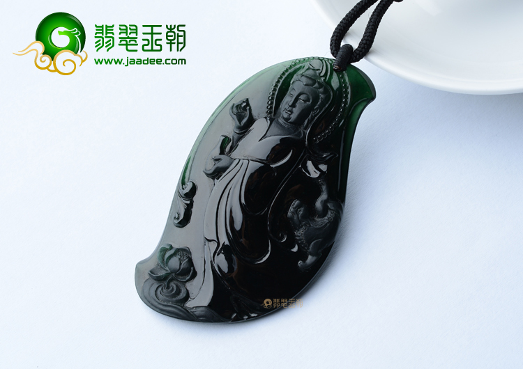 冰玻种墨翠莲花观音挂件