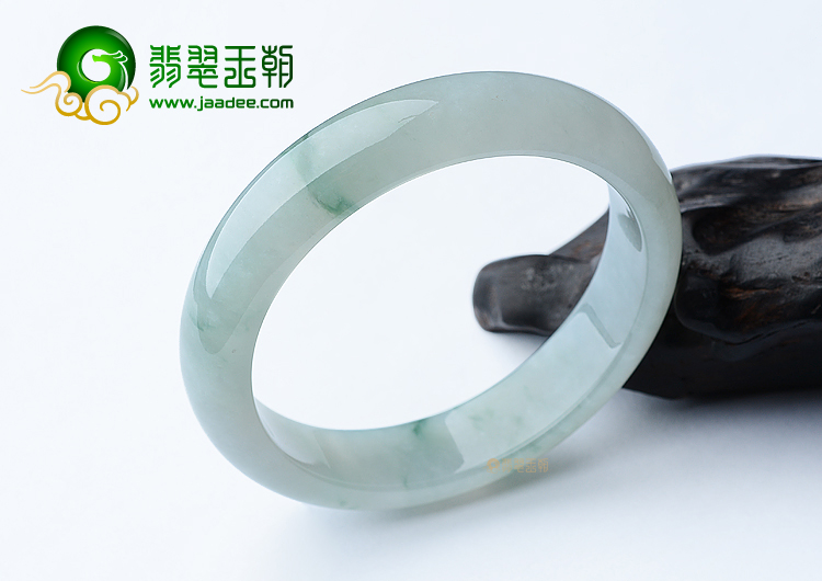 （超值推荐）糯冰种晴水飘花手镯（56.9mm）