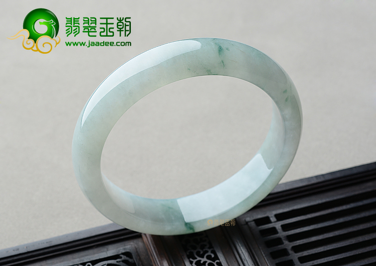 （超值推荐）糯冰种晴水飘花手镯（56.9mm）