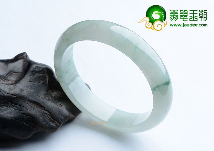 （超值推荐）糯冰种晴水飘花手镯（56.9mm）