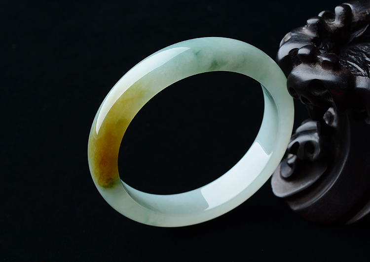 糯冰种晴水黄翡略飘花手镯（58mm）