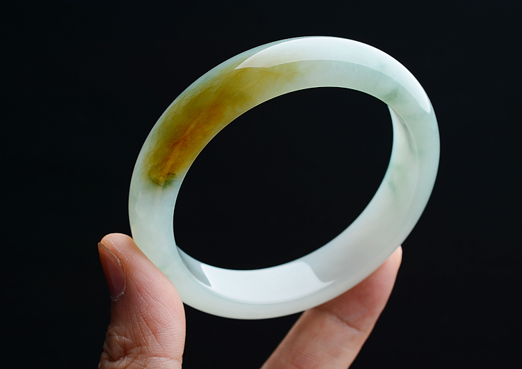 糯冰种晴水黄翡略飘花手镯（58mm）