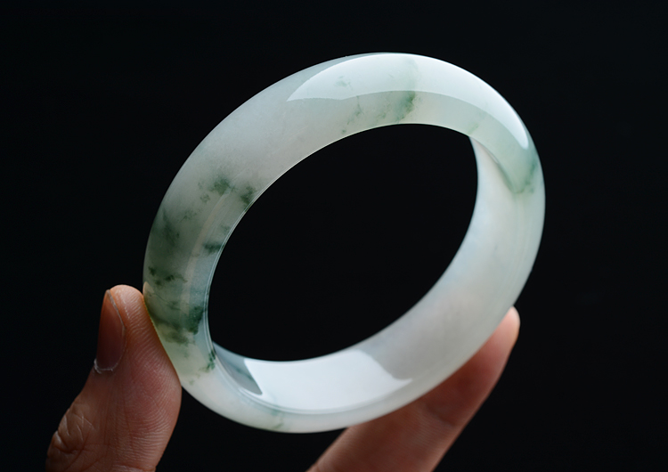 (超值推荐)糯冰种飘花手镯（57.8mm）