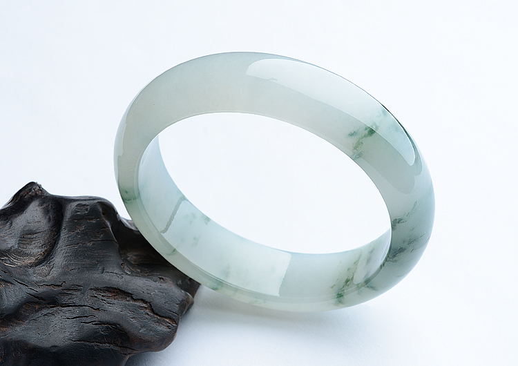 (超值推荐)糯冰种飘花手镯（57.8mm）