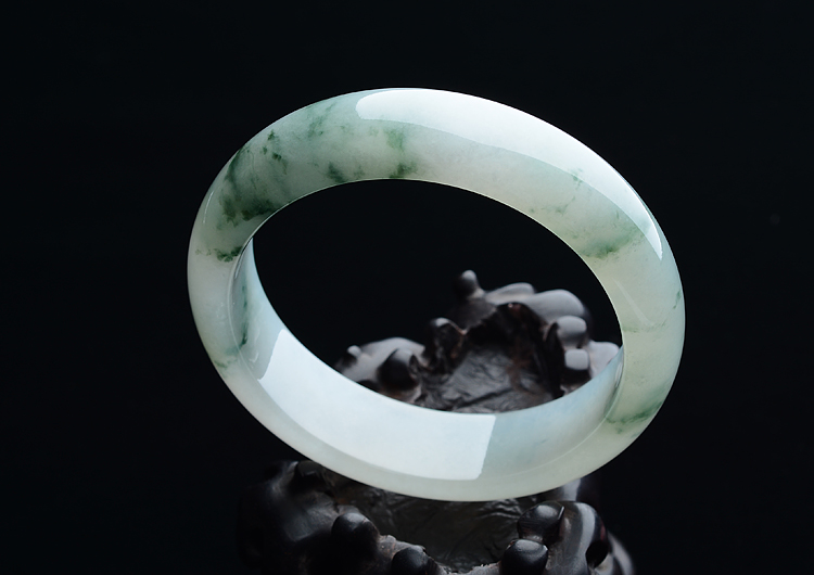 (超值推荐)糯冰种飘花手镯（57.8mm）