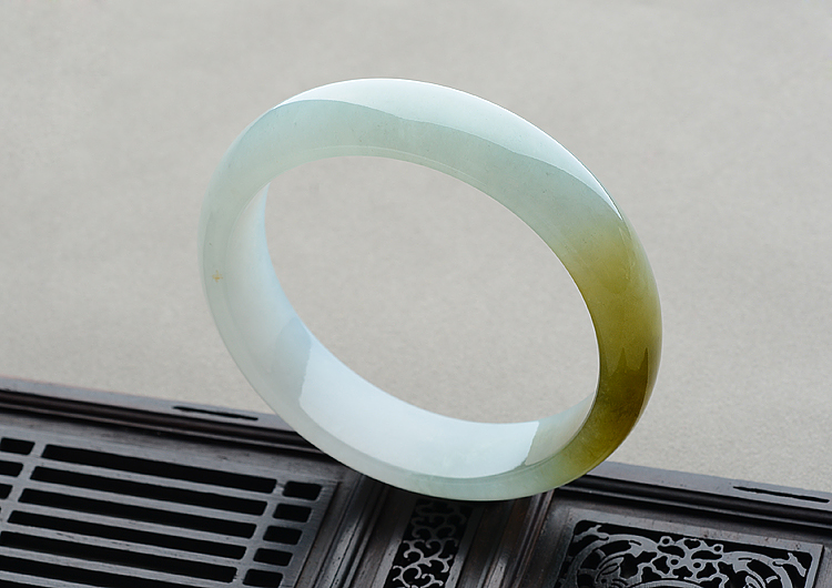 (超值推荐)冰种淡晴水飘褐黄翡手镯（58.2mm）