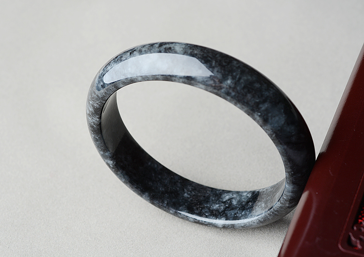 (超值推荐)细糯种乌鸡色手镯（58.5mm）