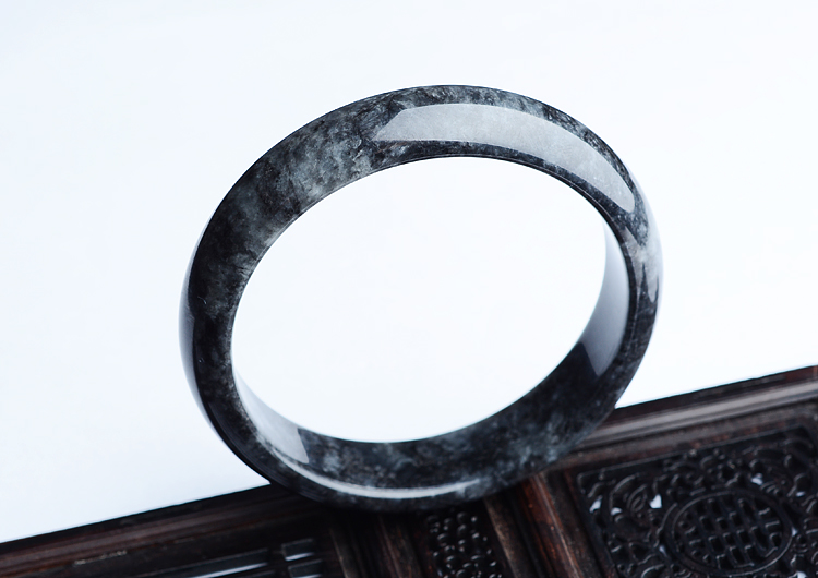 (超值推荐)细糯种乌鸡色手镯（58.5mm）