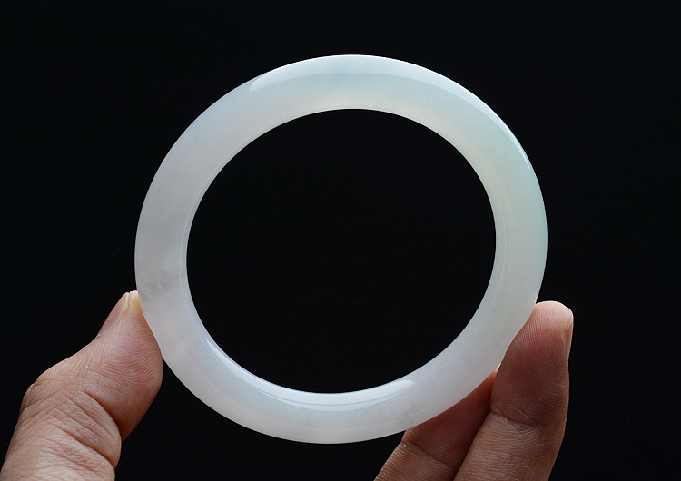 (超值推荐)糯冰种淡晴水圆条手镯（59.6mm）