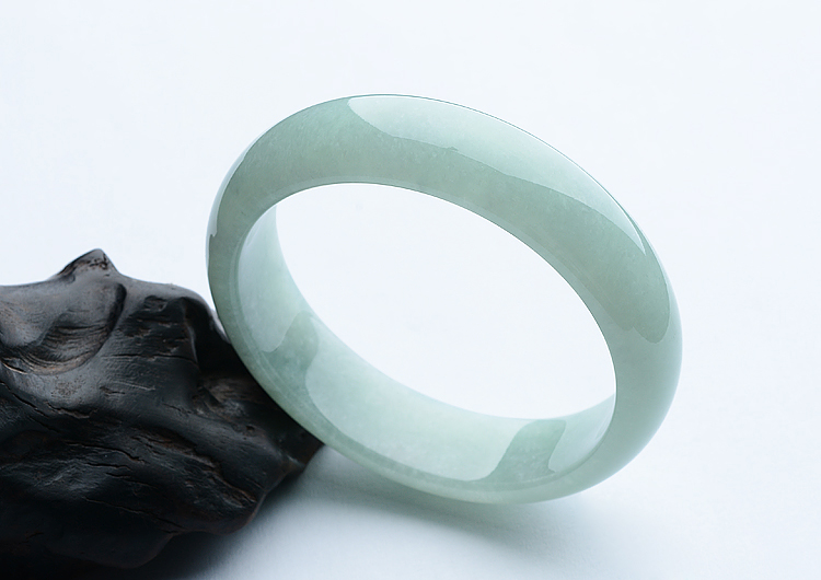 (超值推荐)糯冰种晴水手镯（59.5mm）