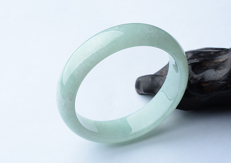 (超值推荐)糯冰种晴水手镯（59.5mm）