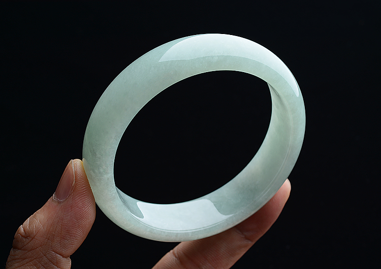 (超值推荐)糯冰种晴水手镯（59.5mm）