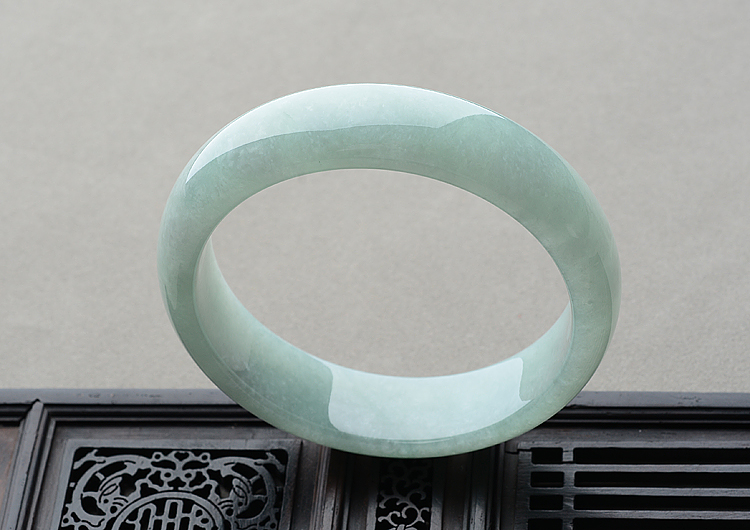 (超值推荐)糯冰种晴水手镯（59.5mm）