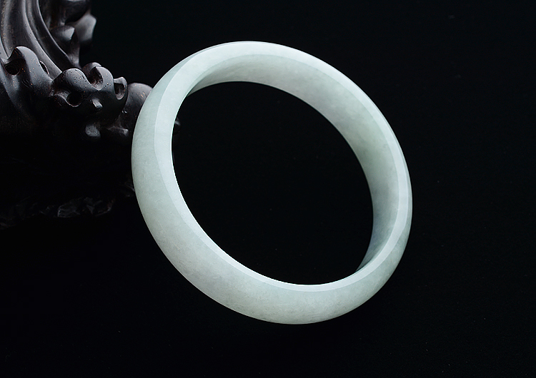(超值推荐)糯冰种晴水手镯（57.7mm）