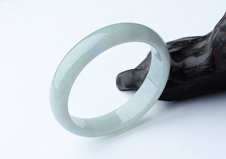 (超值推荐)糯冰种晴水手镯（57.7mm）