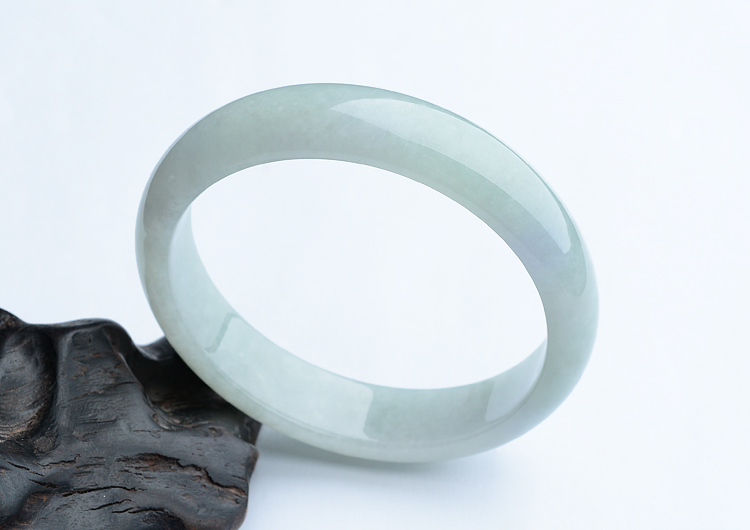 (超值推荐)糯冰种晴水手镯（57.7mm）