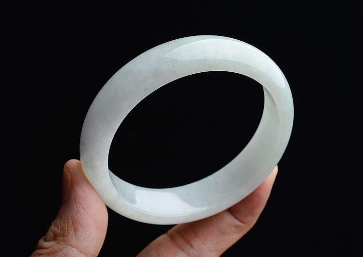 （超值推荐）糯冰种晴水手镯（56.8mm）