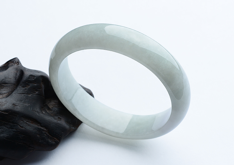 （超值推荐）糯冰种晴水手镯（56.8mm）