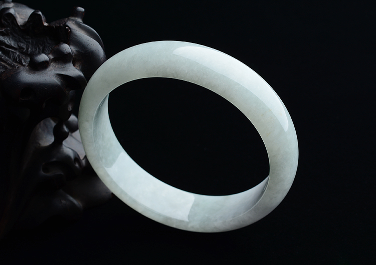 （超值推荐）糯冰种晴水手镯（56.8mm）
