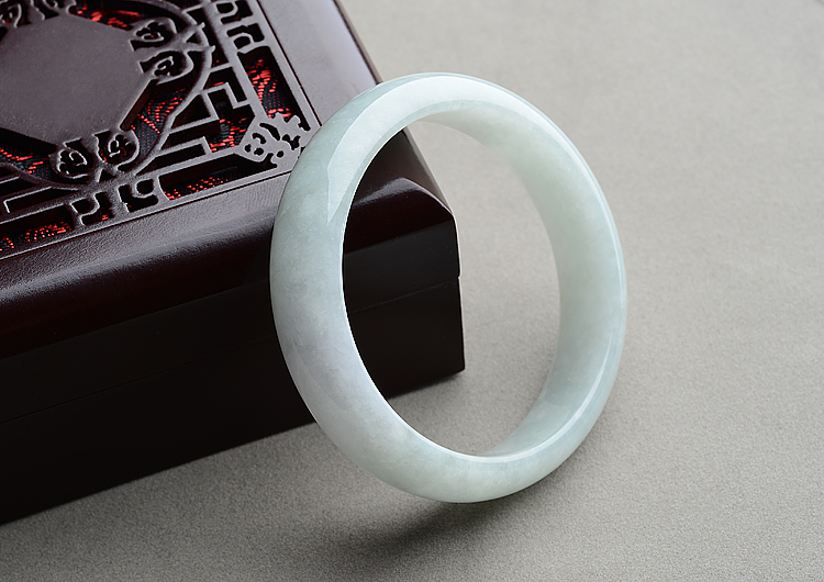 （超值推荐）糯冰种晴水手镯（56.8mm）