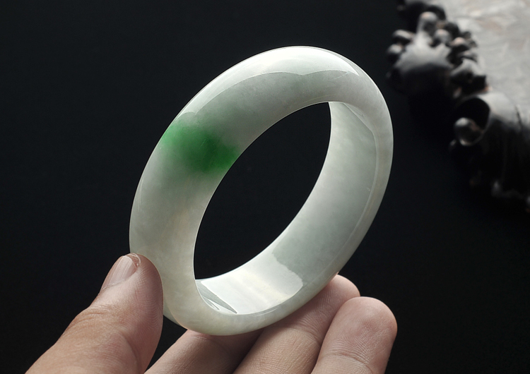 糯冰种飘翠手镯(56.3mm)