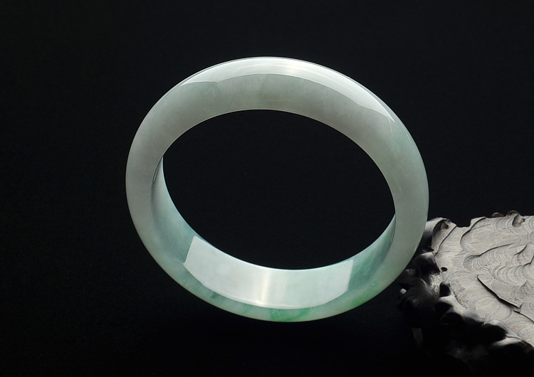 (超值推荐)冰种飘翠手镯(58.2mm)