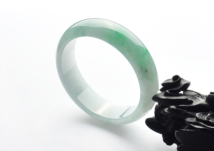 (超值推荐)冰种飘翠手镯(58.2mm)
