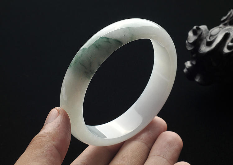 糯冰种飘花手镯(60.4mm)