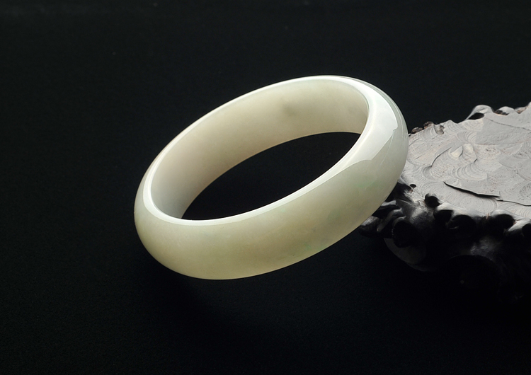 糯冰种淡黄翡略飘花手镯(58.7mm)