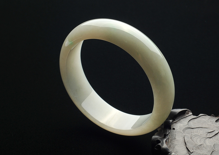 糯冰种淡黄翡略飘花手镯(58.7mm)