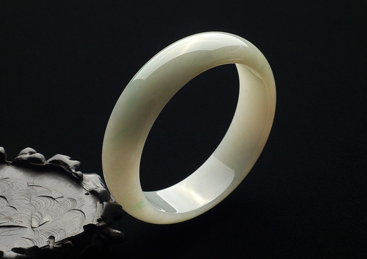 糯冰种淡黄翡略飘花手镯(58.7mm)