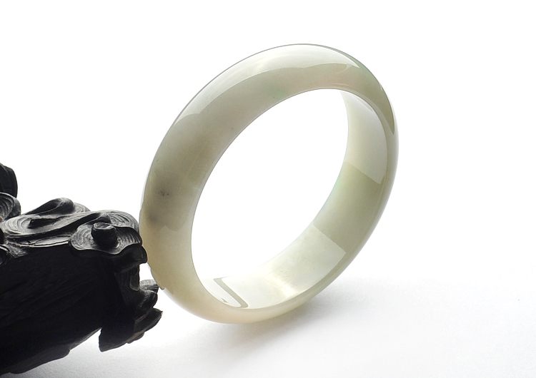 糯冰种淡黄翡略飘花手镯(58.7mm)
