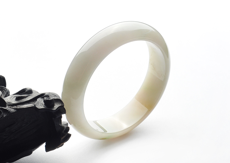糯冰种淡黄翡略飘花手镯(58.8mm)