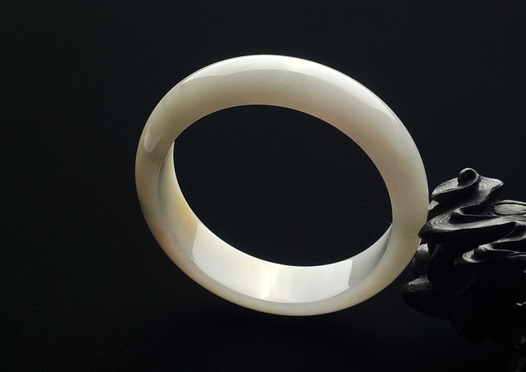 糯冰种淡黄翡略飘花手镯(58.8mm)