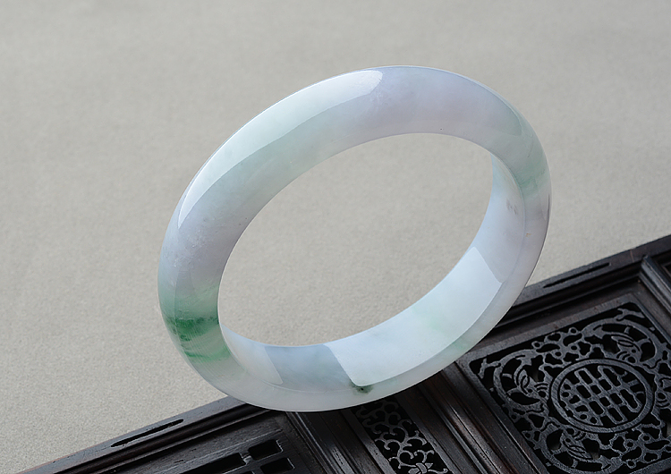 糯冰种春带彩手镯（59mm）