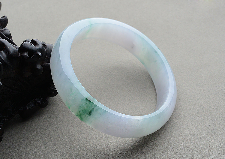 糯冰种春带彩手镯（59mm）
