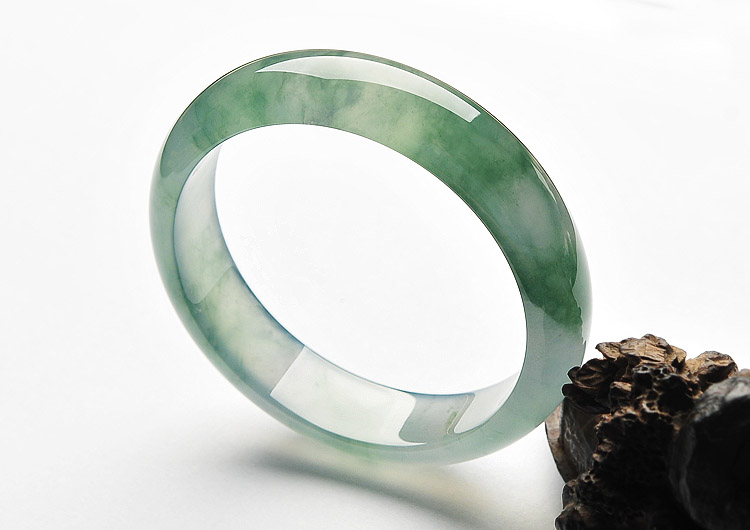 (超值推荐)冰玻种飘花手镯(57mm)