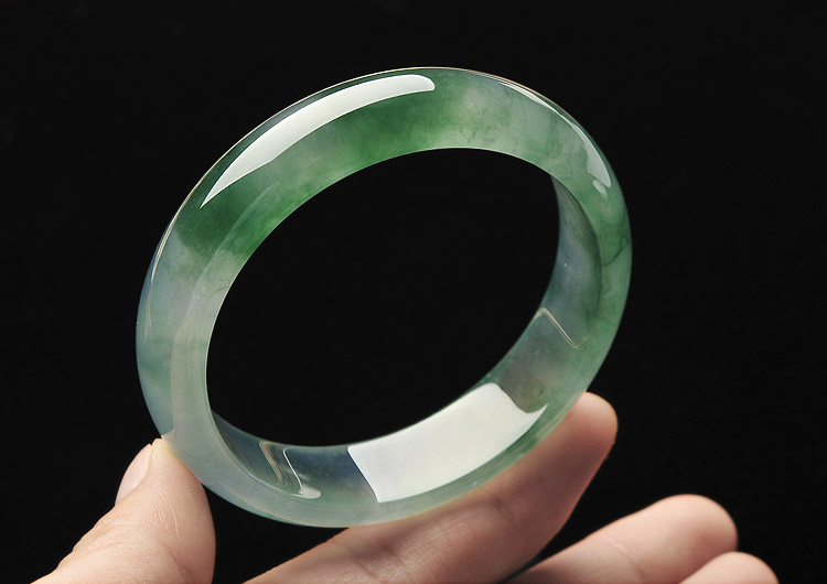(超值推荐)冰玻种飘花手镯(57mm)