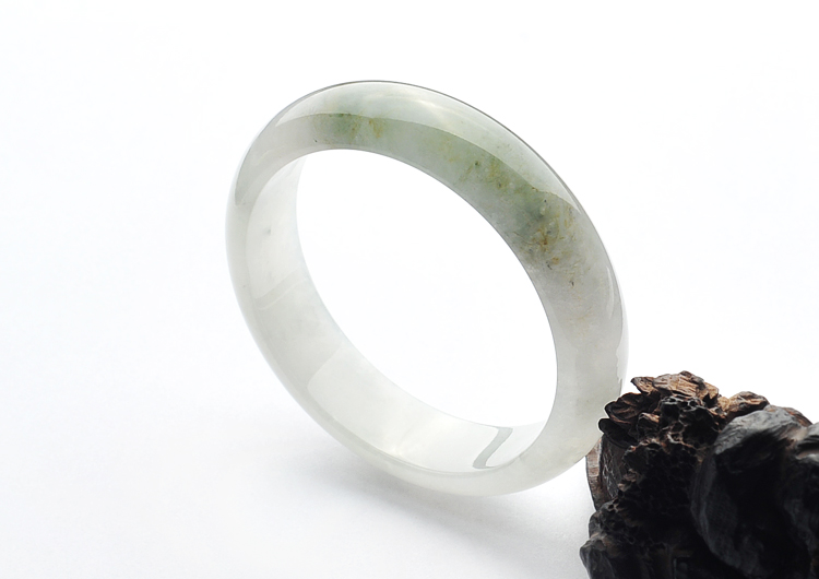 糯冰种飘花手镯(55.5mm)