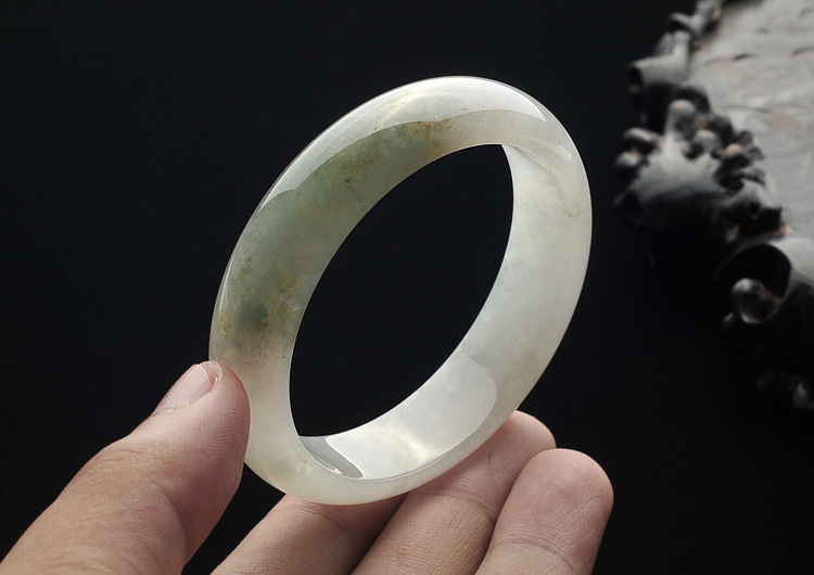糯冰种飘花手镯(55.5mm)