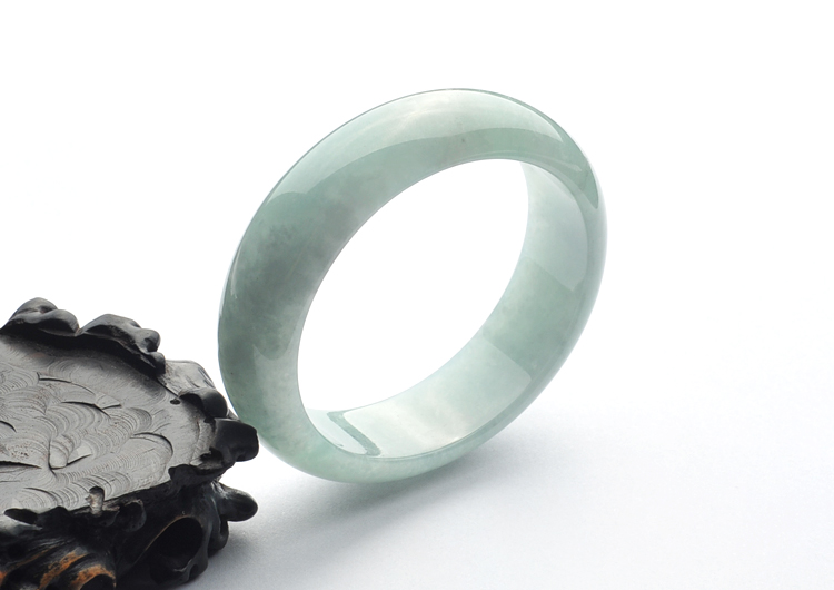 糯冰种晴水贵妃镯(55.7mm-51.3mm)
